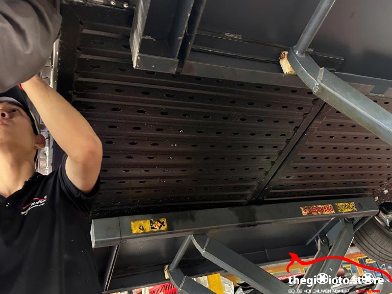 bao-ve-pin-vf5-chong-va-dap