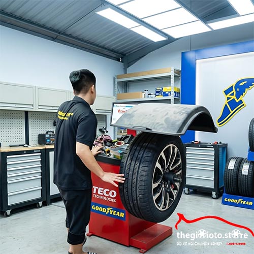 lap-lop-goodyear-cho-ford-everest