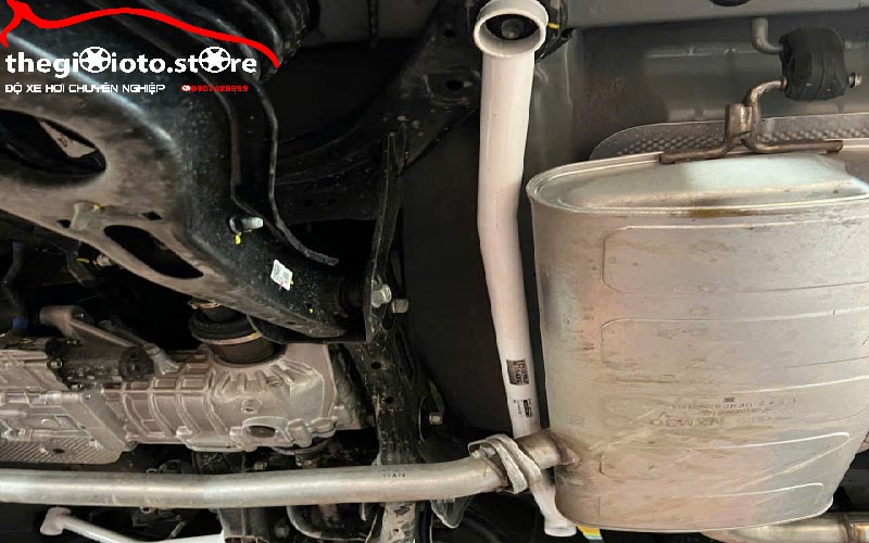 thanh-can-bang-chong-lat-o-to