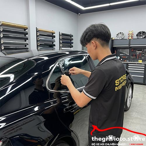 Dán phim cách nhiệt cho xe Camry