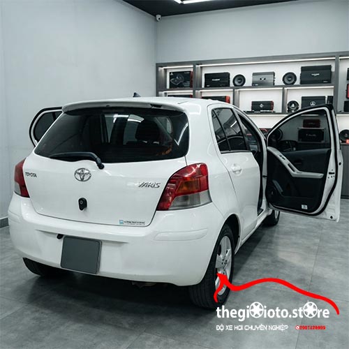 Độ Loa Sub Cho Xe Yaris