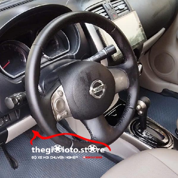 Khâu vô lăng da cho xe Nissan