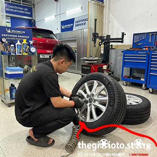 Thay lốp Michelin cho xe Mazda3