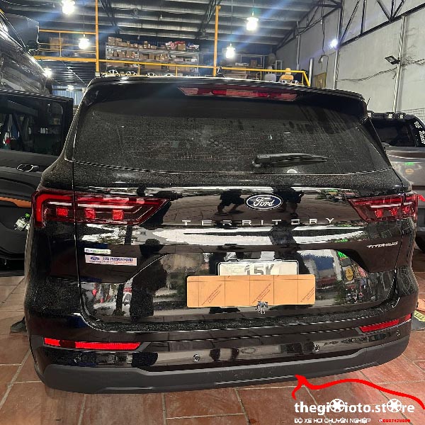 Lắp bậc bước chân cho xe Ford